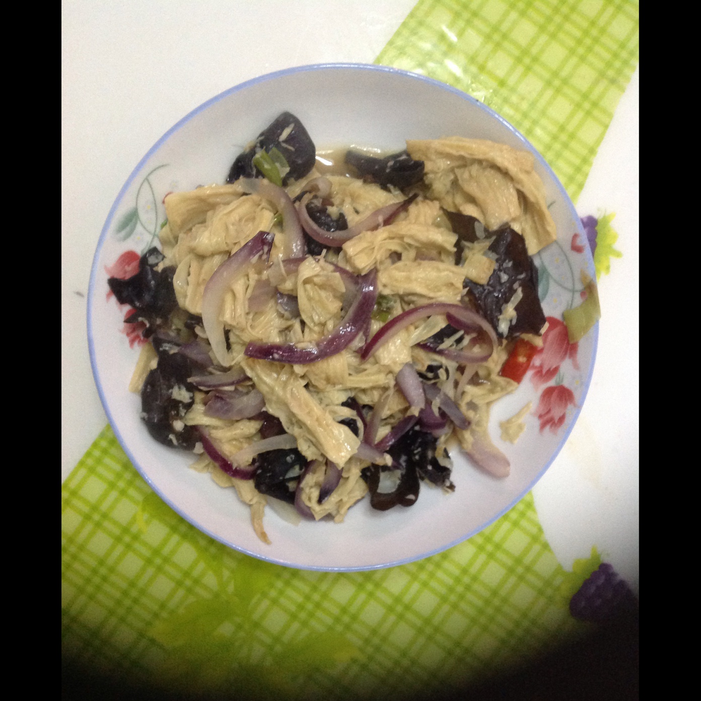 洋葱木耳炒腐竹