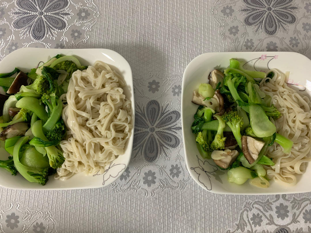 一屋，二人，三餐，四季