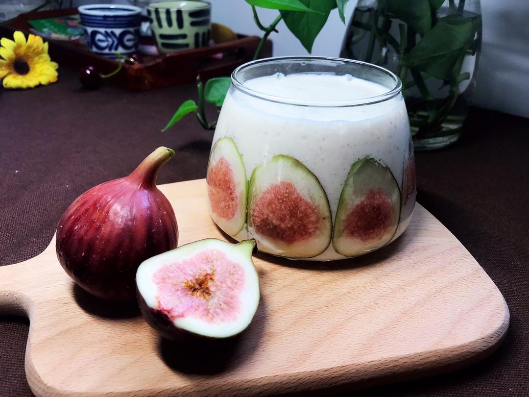 无花果燕麦杯壁奶昔