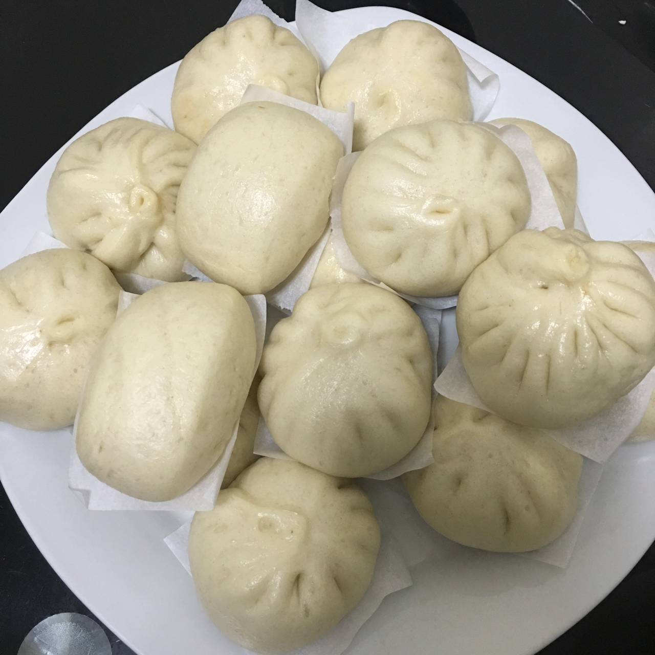 松软多汁的肉包子