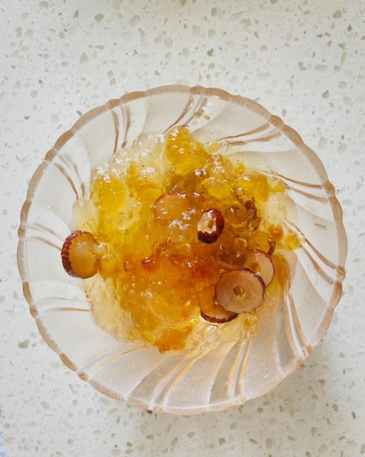 桃胶皂角米雪燕羹