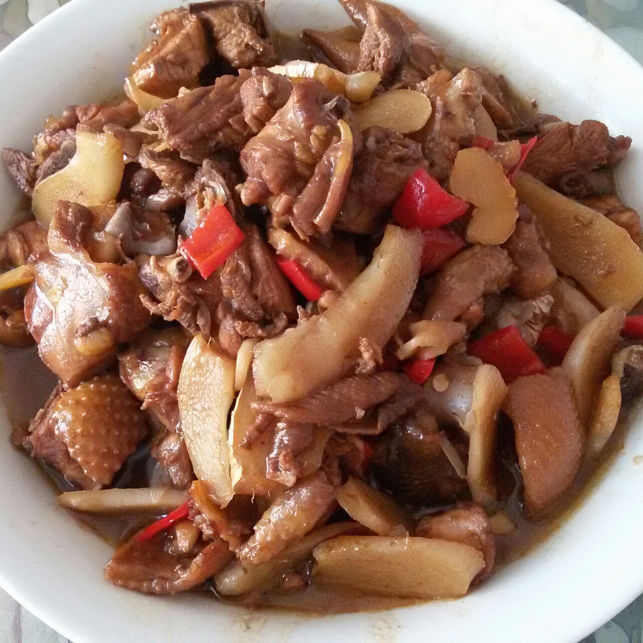 虎娃小厨做的路边荆煨鸡