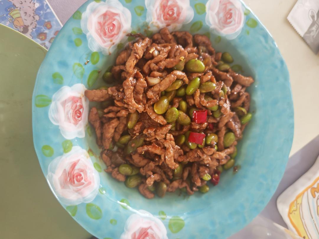 不加味精的家常小炒青椒炒肉丝快手下饭菜青椒毛豆肉丝，色香味俱全！夏天没胃口来一盘毛豆炒肉就够了！