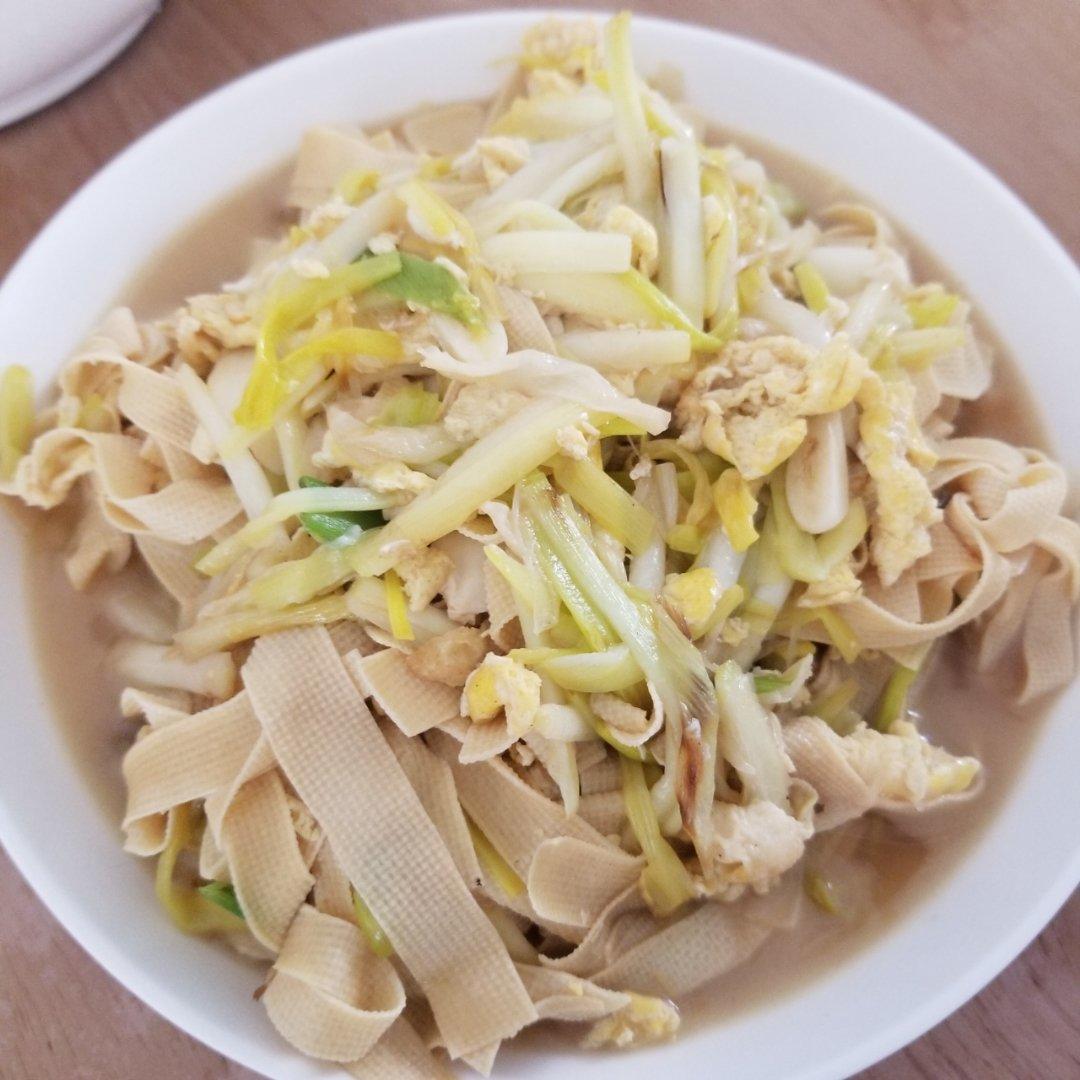 蒜黄炒豆皮