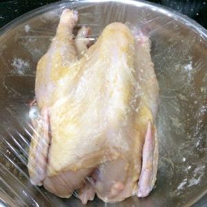 电饭煲盐焗手撕鸡的做法 步骤3