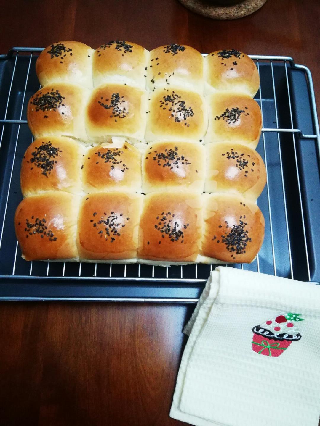 鲜奶油小餐包（一次发酵）