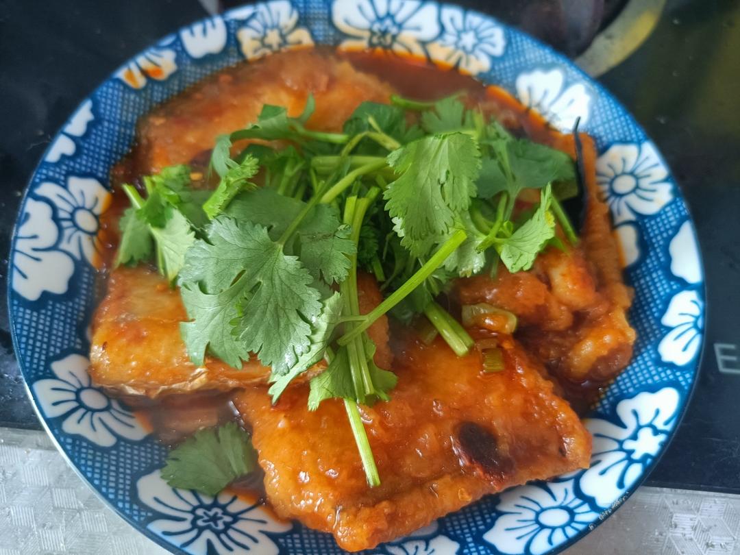 家庭自制美味红烧带鱼