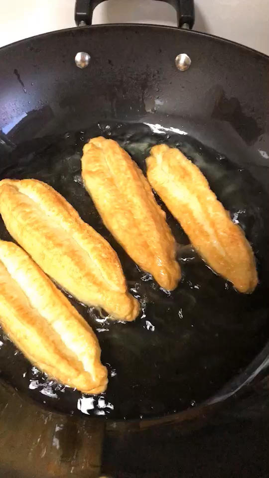 蓬松酥脆💯配料超灵活🉐️        奶香小油条（不同面粉、发酵、揉面有详细说明）