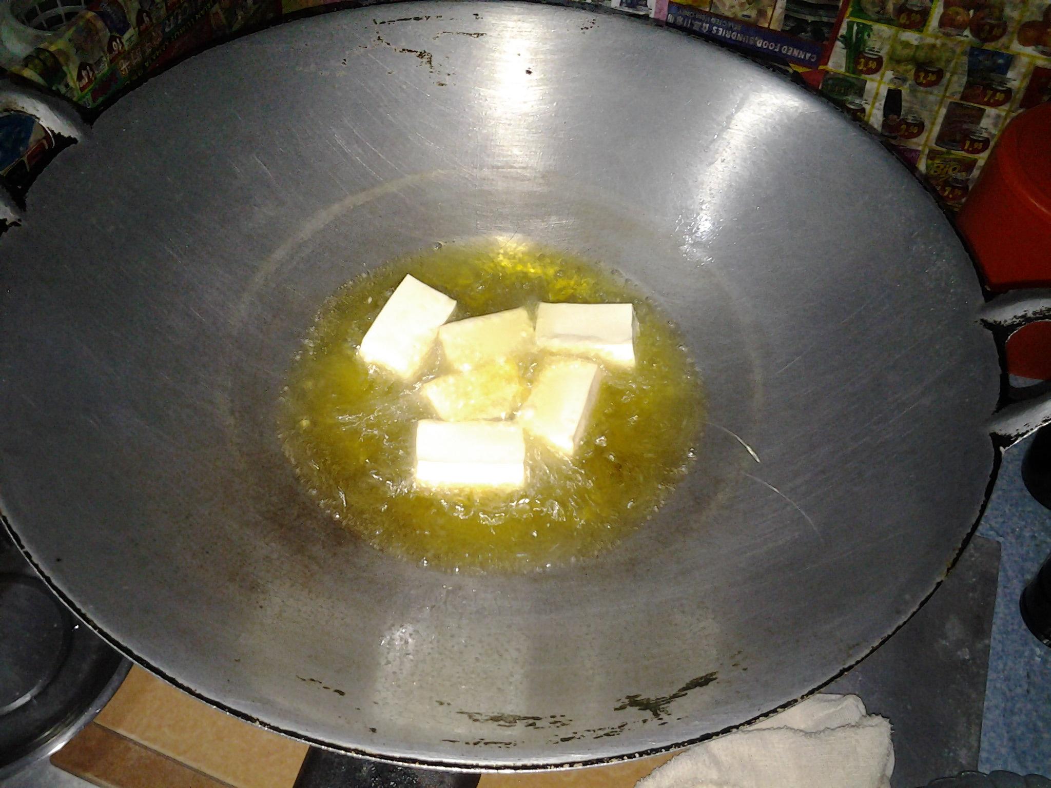 虾皮蒜脆皮豆腐的做法 步骤1