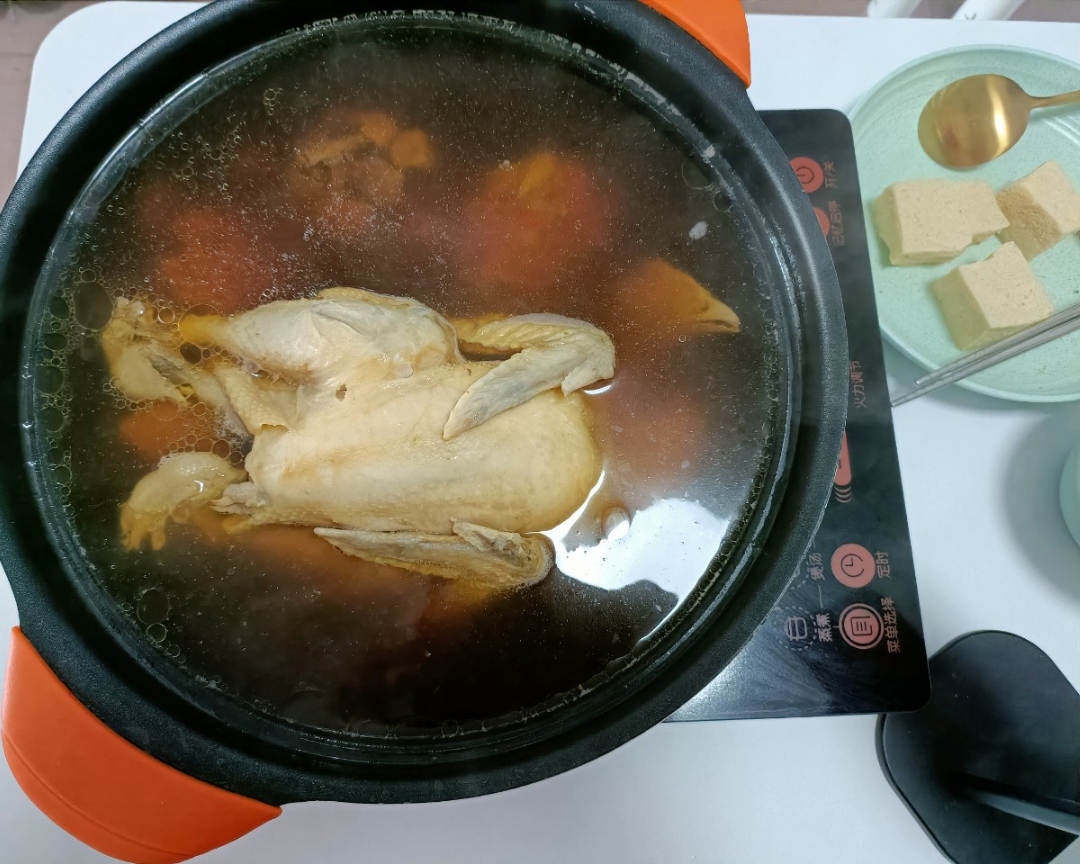 不怕冷！可喝汤可吃肉可涮菜的养生鸡汤锅的做法