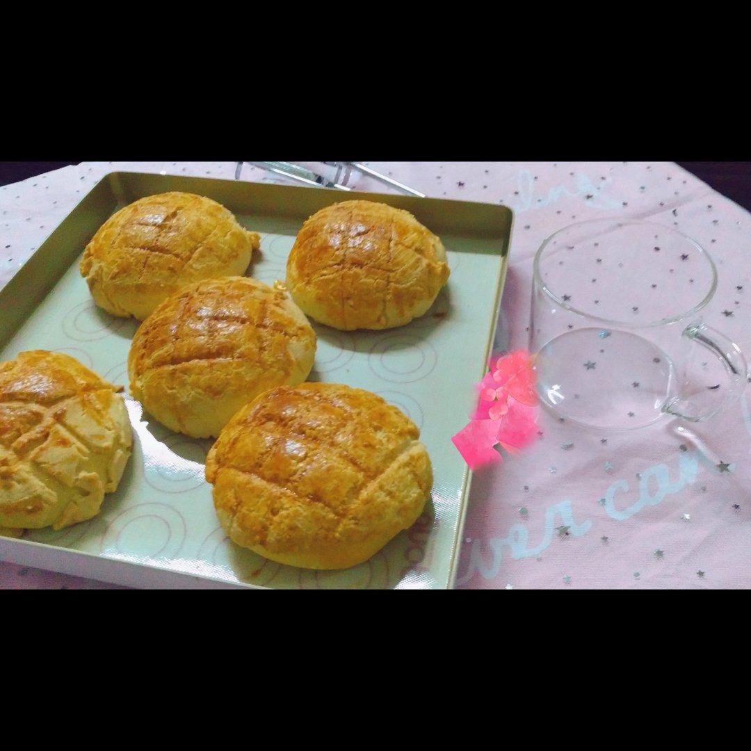 菠萝包（附10分钟手套膜和快速软面包做法）