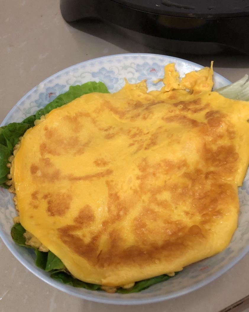 偶是赵大宝做的超薄蛋皮饼(快手早餐)