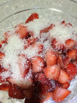 草莓果酱的做法 步骤2
