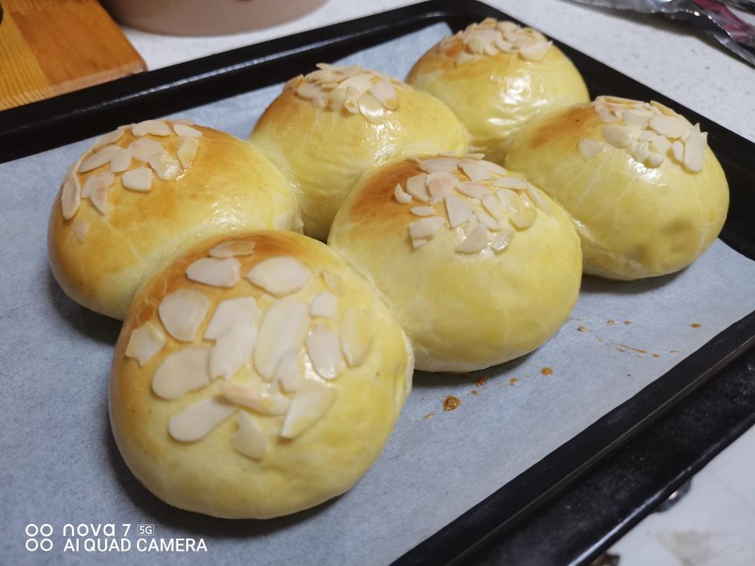 像棉花般柔软的炼乳小餐包，新手一次成功