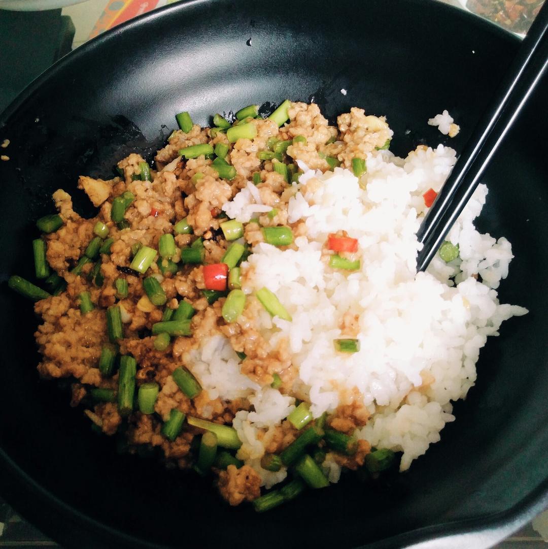 鹿的小厨房做的苍蝇头经典台湾家常菜