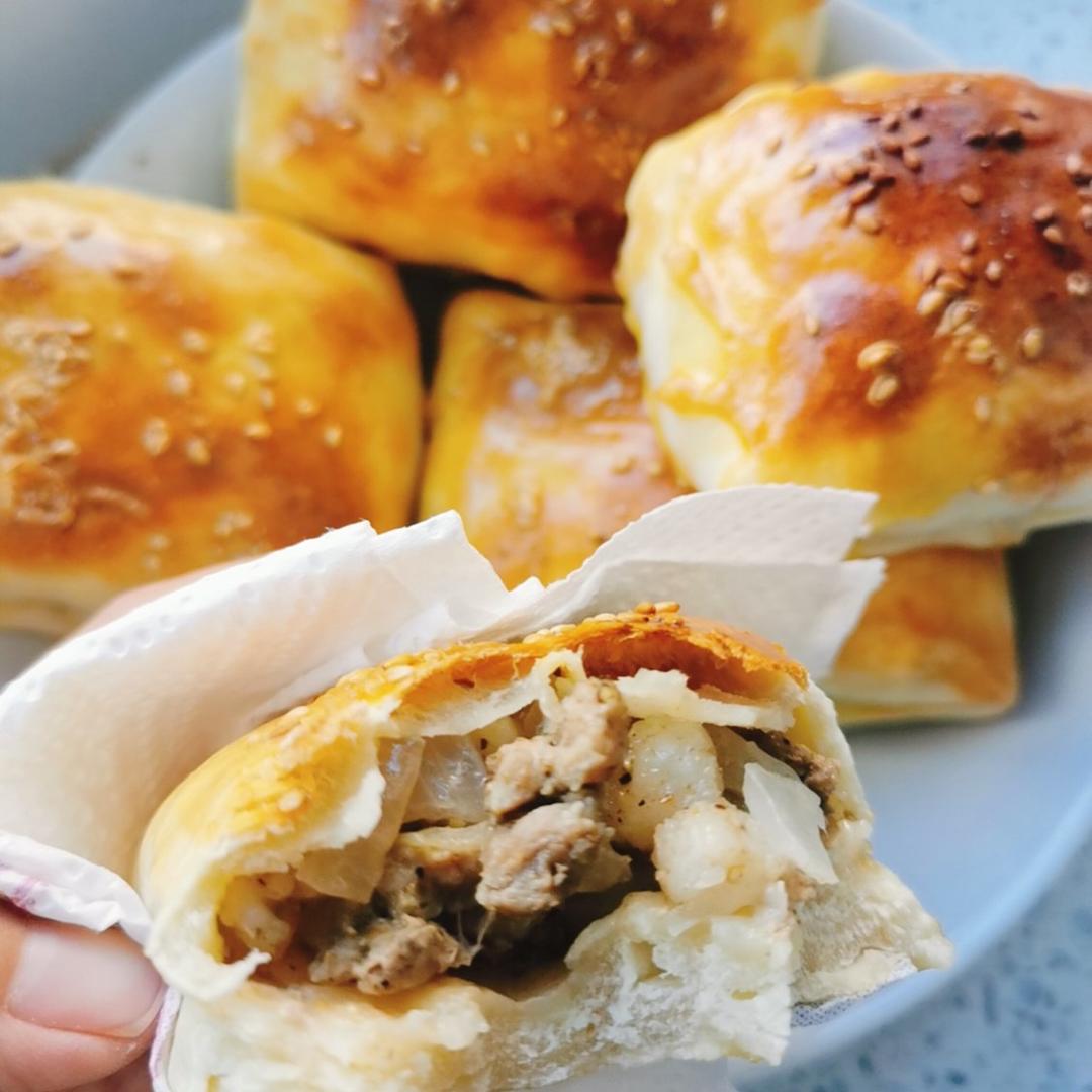 我说然后呢做的正宗新疆羊肉烤包子烤箱版