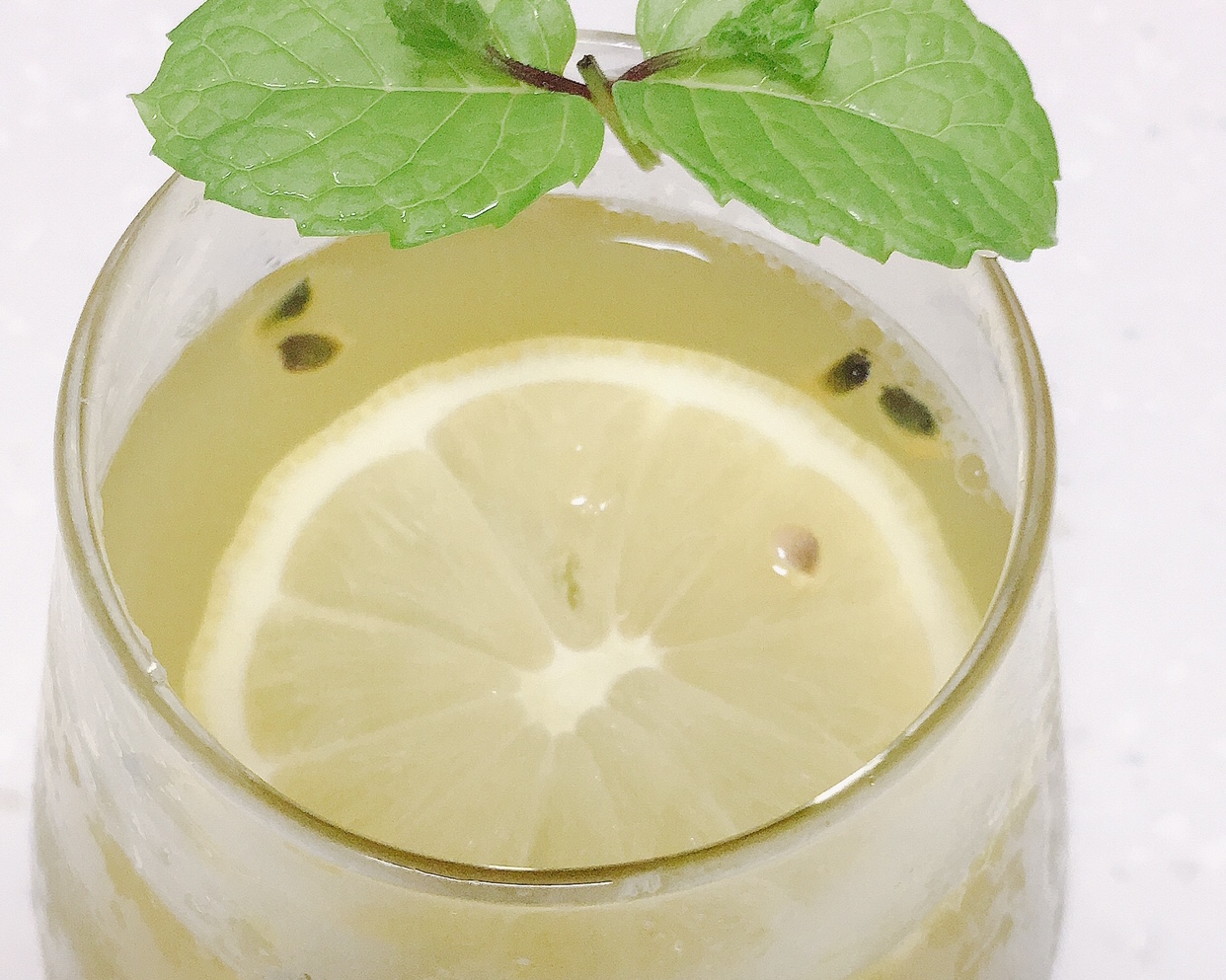 最适合夏季的饮品——百香果柠檬蜂蜜水的做法 步骤7