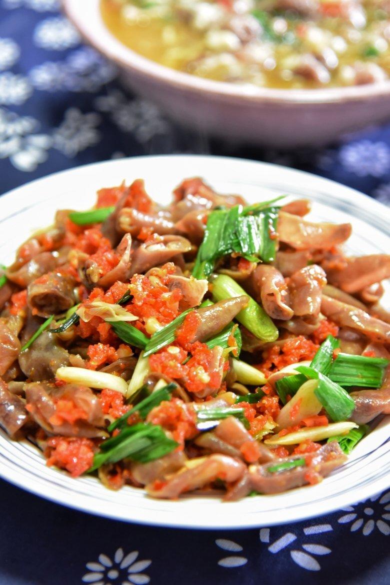 蛋挞妈eaki做的渣辣椒炒香肠