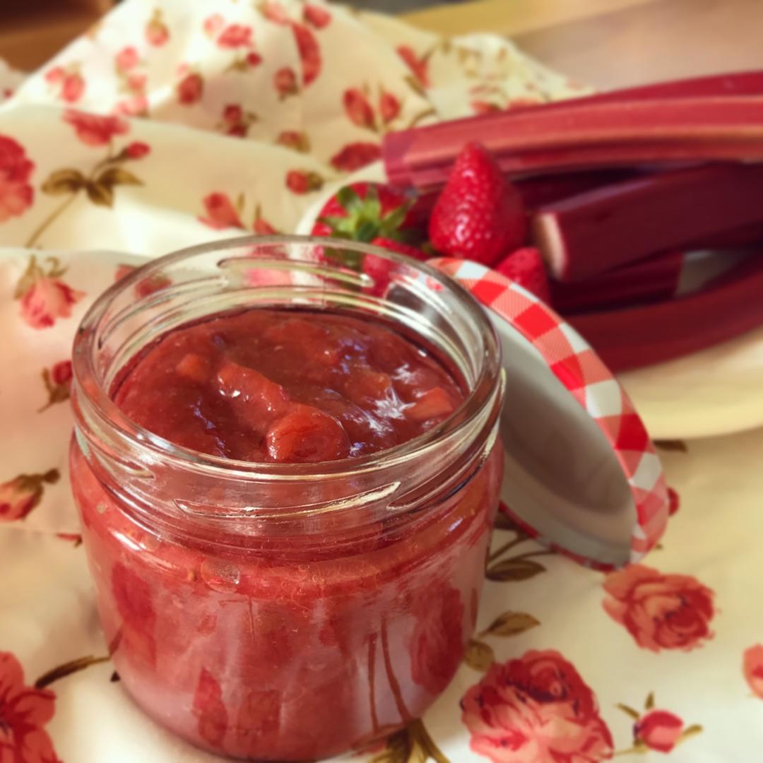 草莓大黄果酱 
Rhubarb Compote