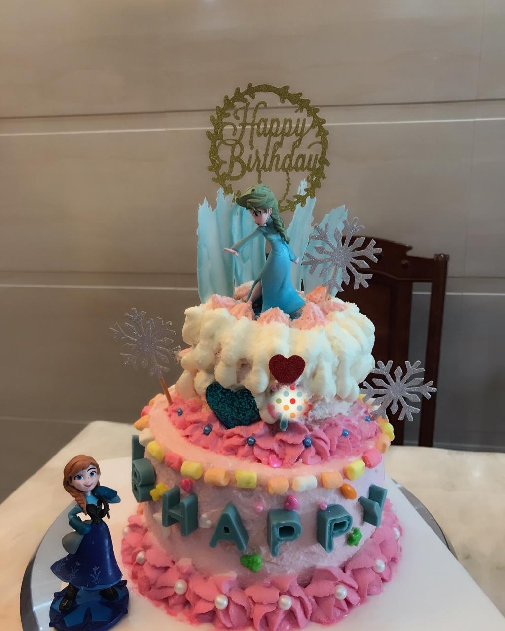 anne001做的冰雪奇缘主题双层蛋糕--frozen艾莎
