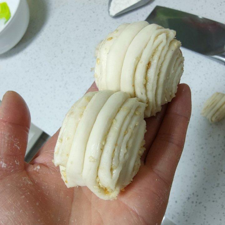 超可爱的【黑芝麻花卷】