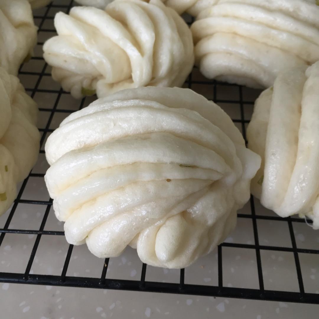 葱油花卷 Steamed Roll