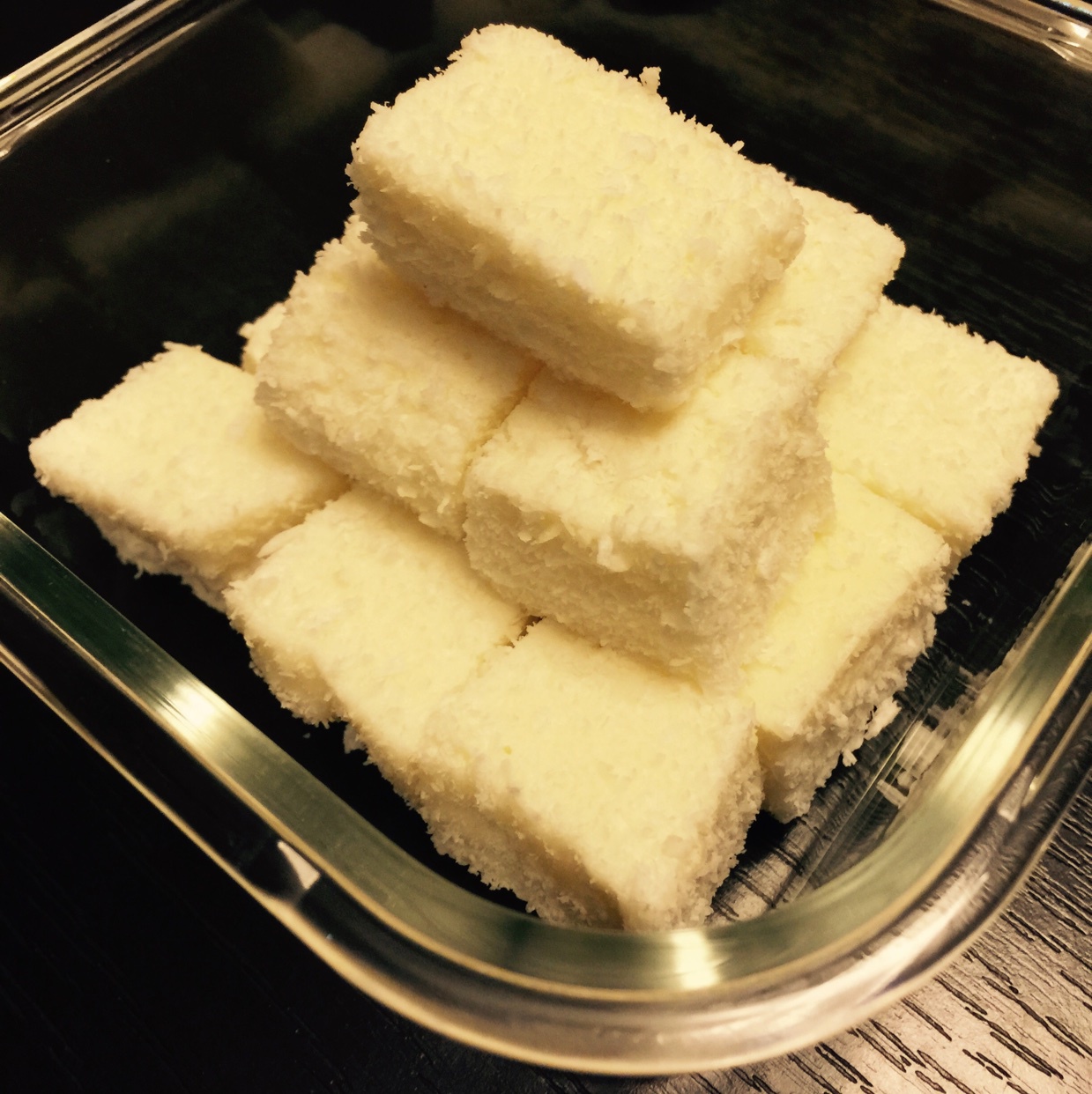 椰丝牛奶小方糕