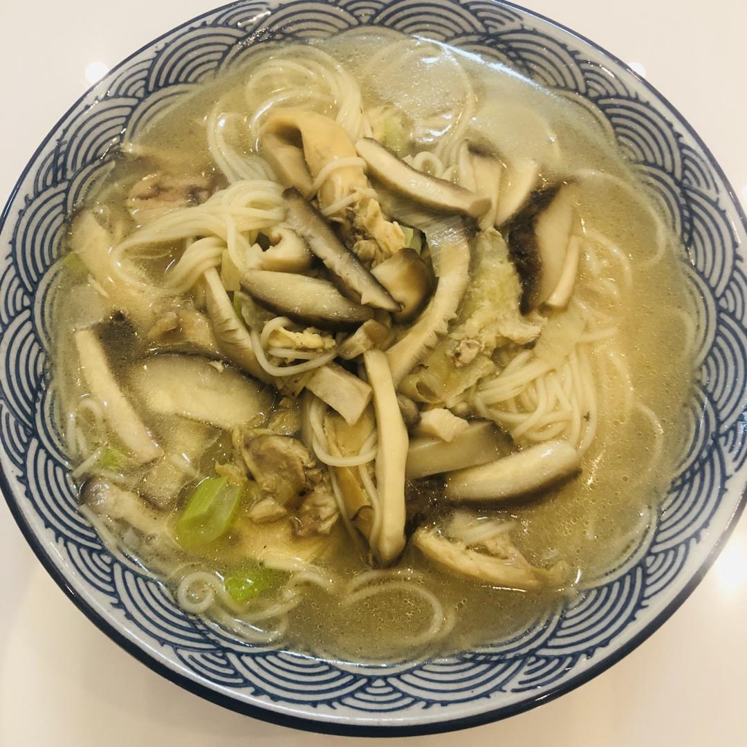 香菇鸡丝面