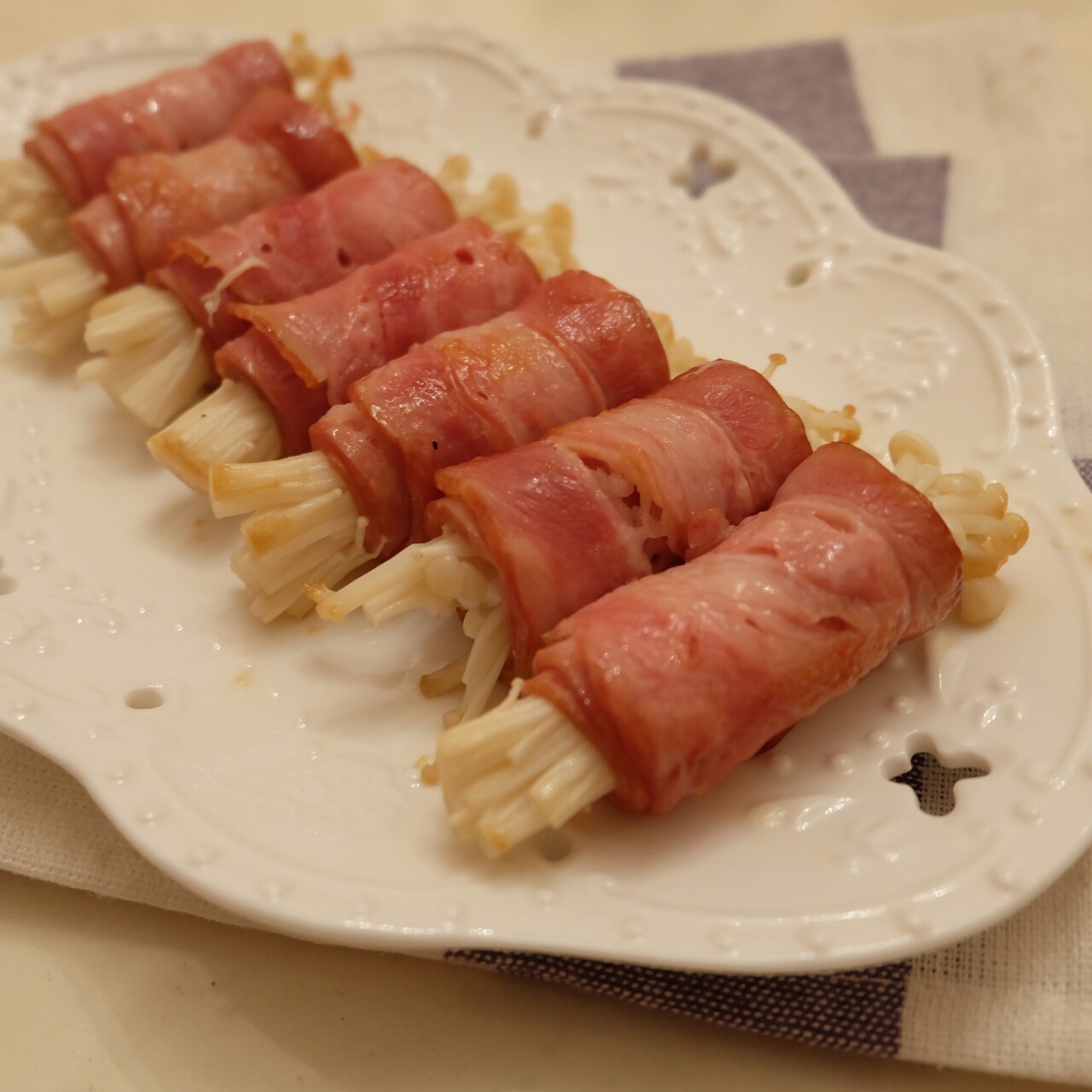 香煎培根金针菇卷