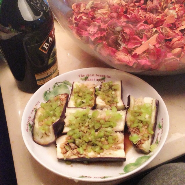 蒜香茄条