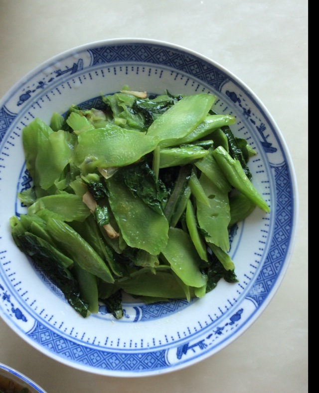 清炒莴笋