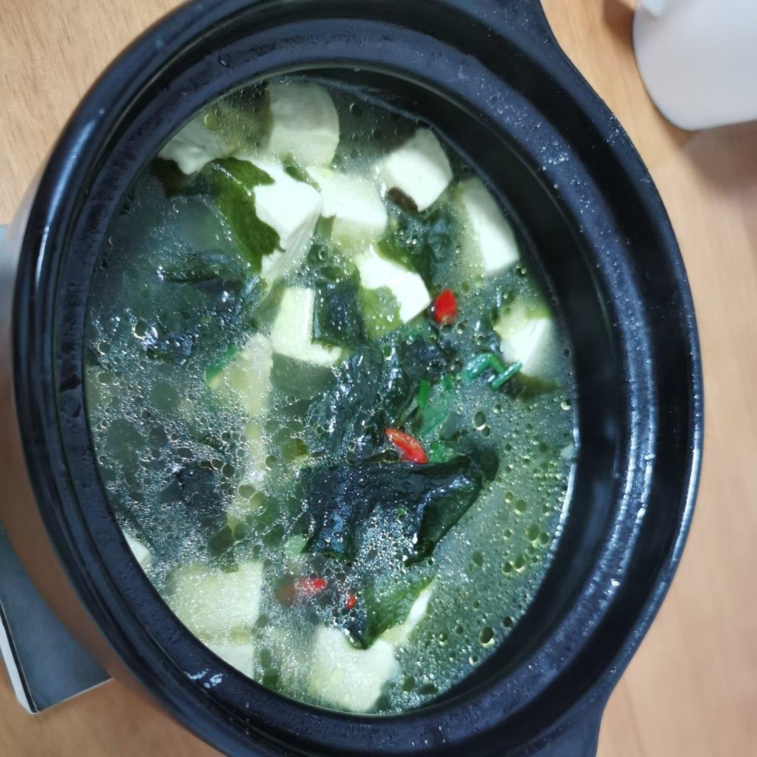 裙带菜豆腐汤