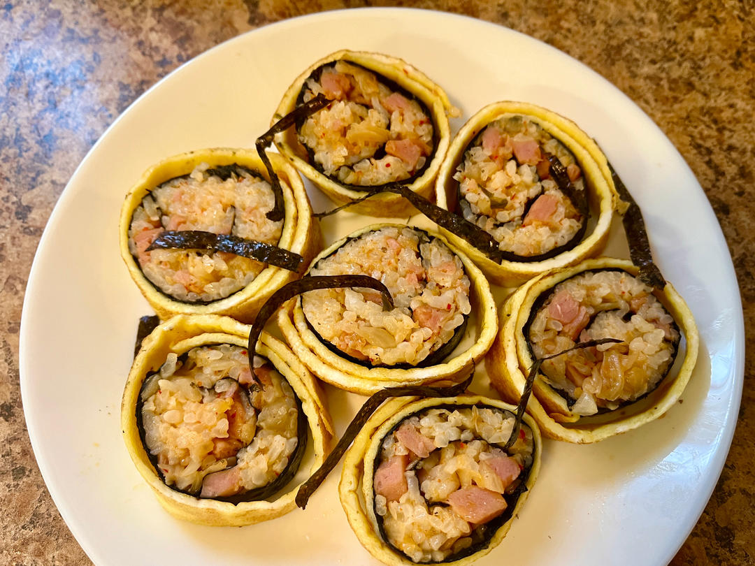 蛋皮泡菜寿司卷