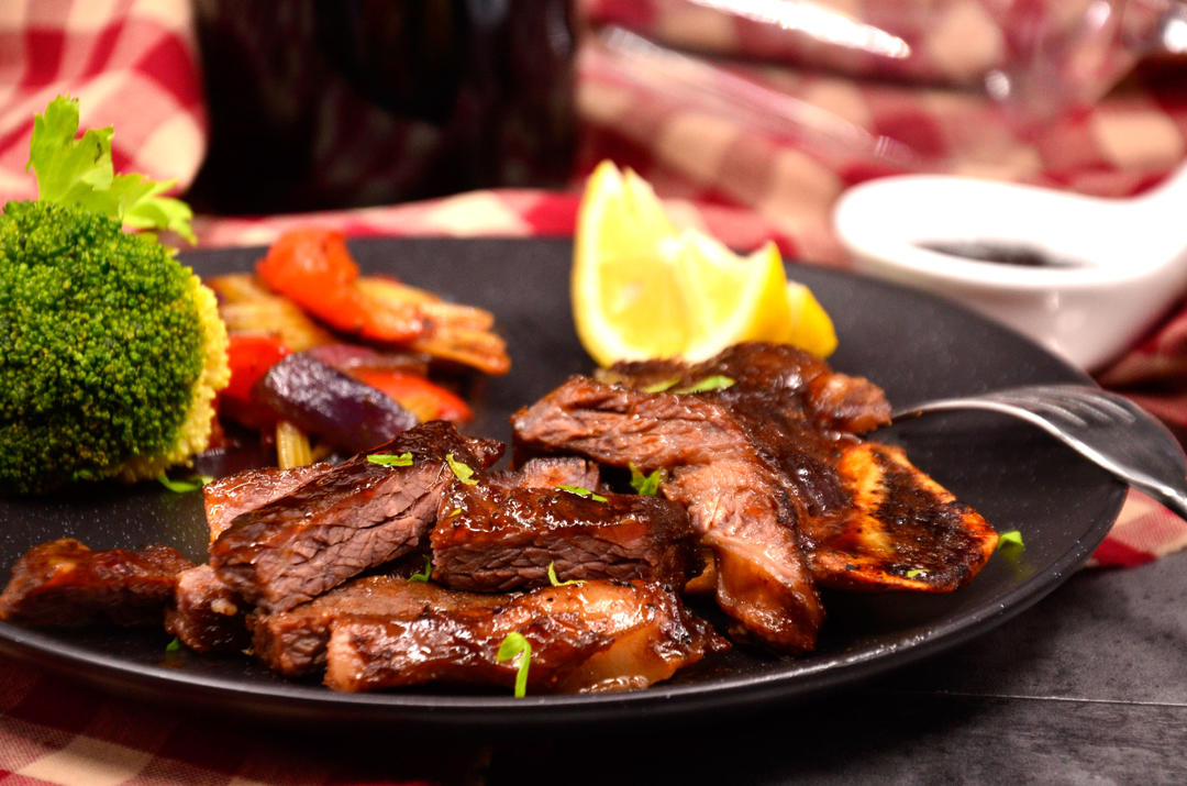嫩烤黑椒牛仔骨的做法