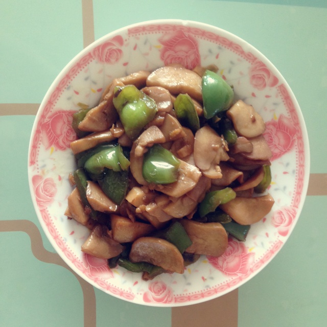 青椒素炒杏鲍菇