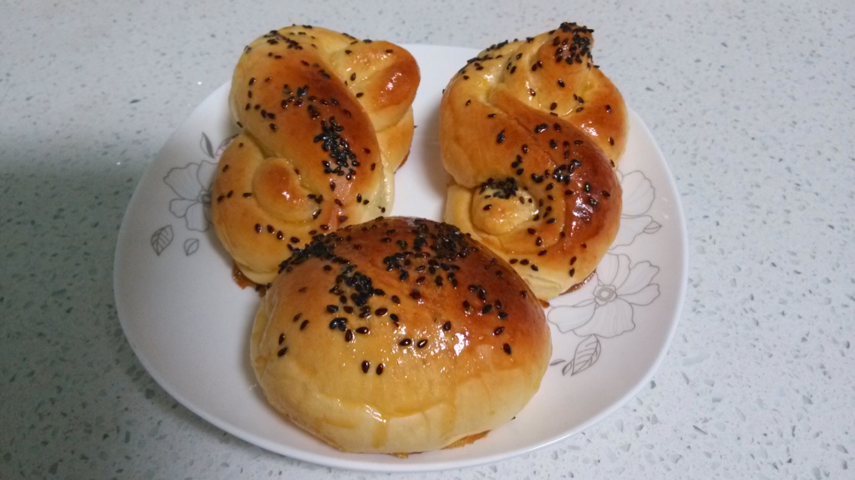 花式牛奶面包