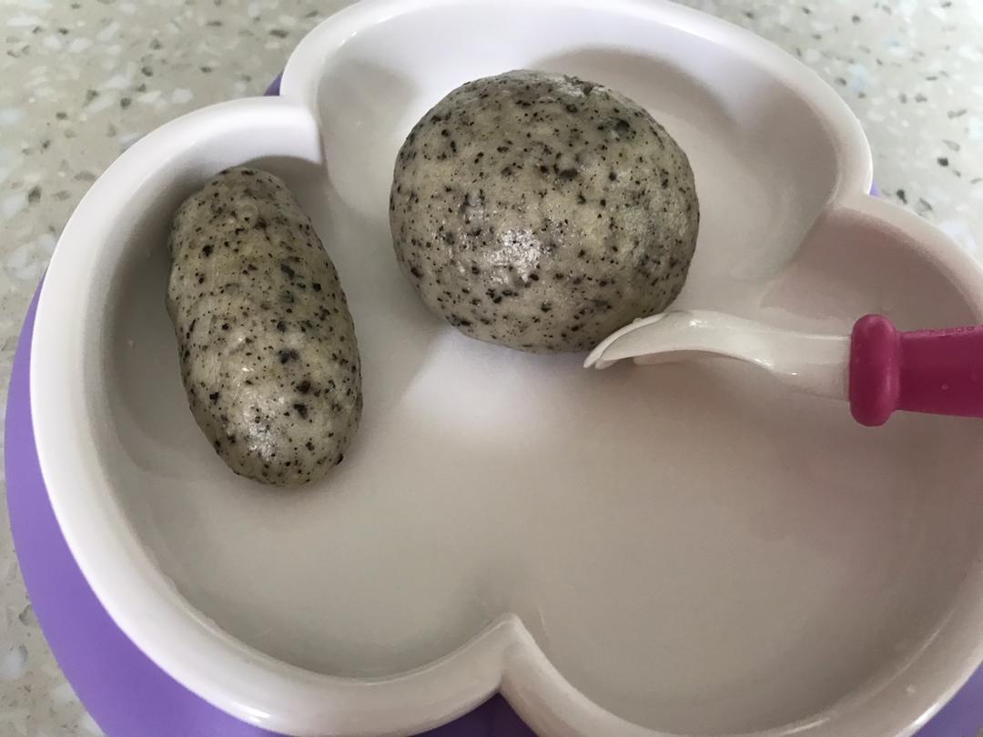 黑芝麻馒头  宝宝健康食谱