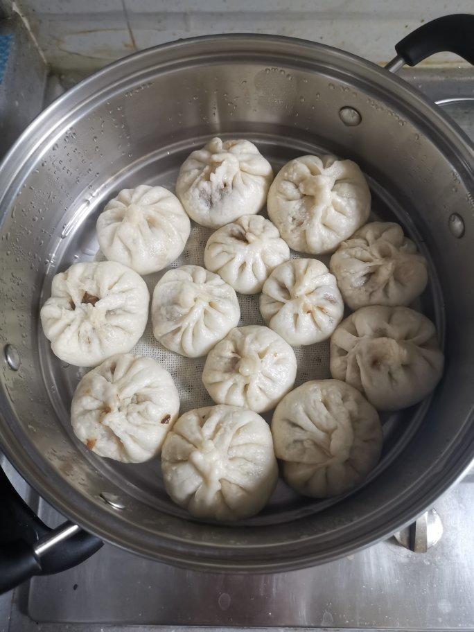 酱肉包子