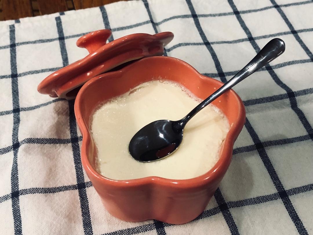 双皮奶（科学方子：淡奶油兑牛奶以假乱真乳脂达到8%的水牛奶，在家轻松做出正宗顺德味儿）