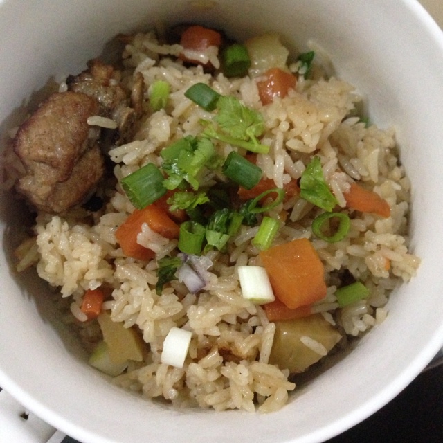 喷香排骨焖饭（爆好吃）