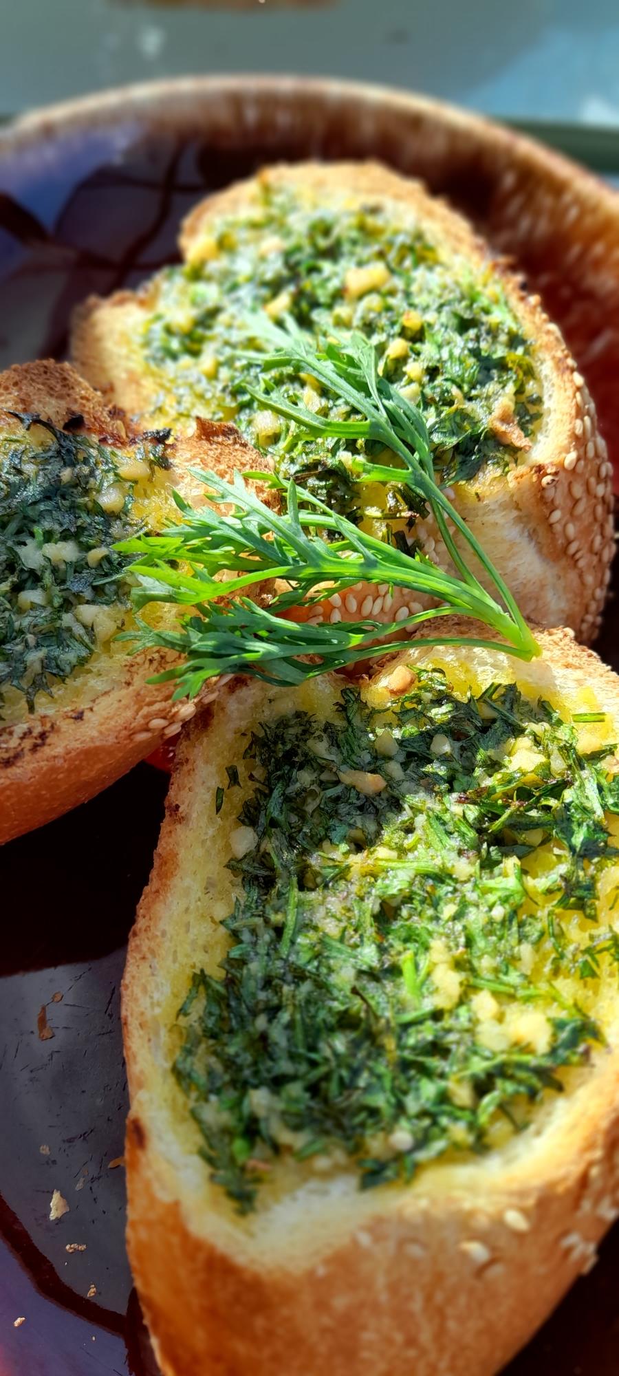 【艾草蒜香面包】的做法