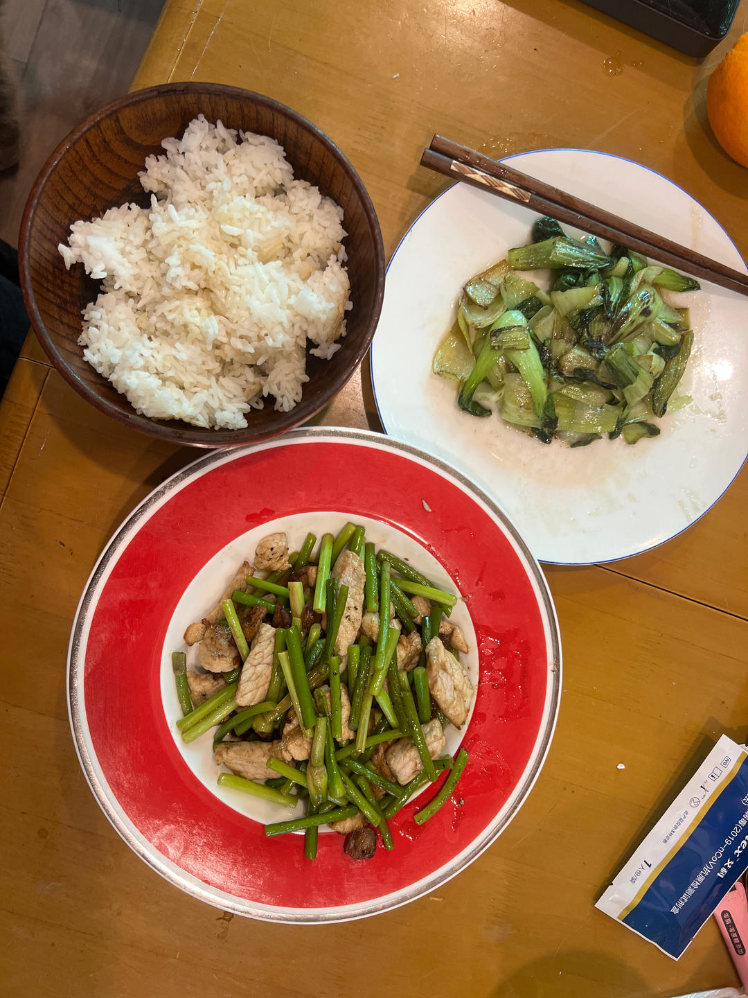 简单易做的下饭菜－蒜苔炒肉