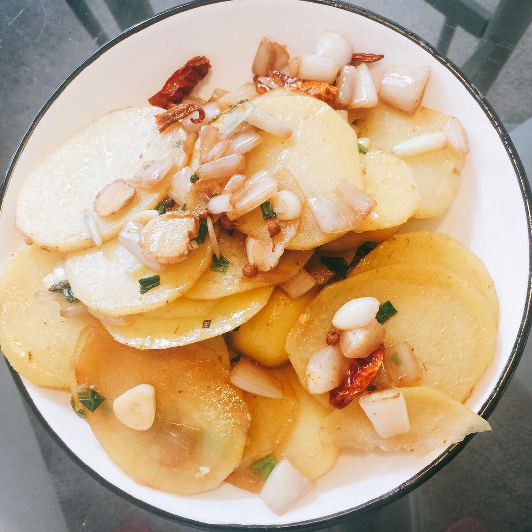 边吃边流泪的「孜然土豆片」