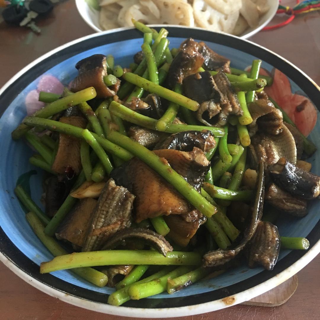黄鳝炒蒜苗