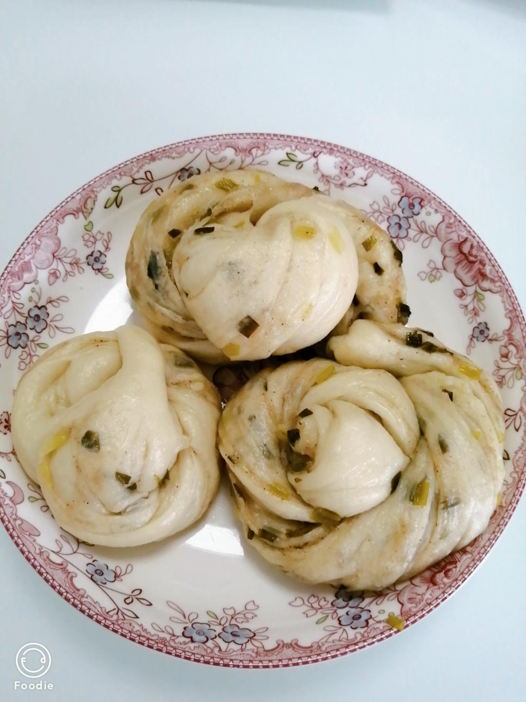 简单易做葱油花卷，一个接一个(附详细视频)