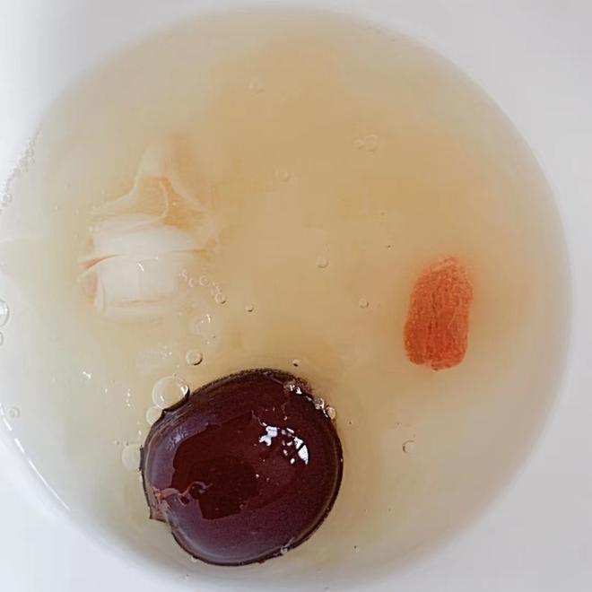 银耳莲子百合红枣枸杞羹（高压锅、电压力锅）的做法