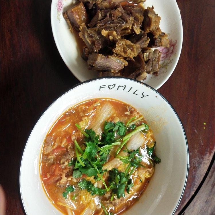 汤汁浓郁，番茄土豆肥牛锅