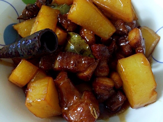 红烧肉炖土豆