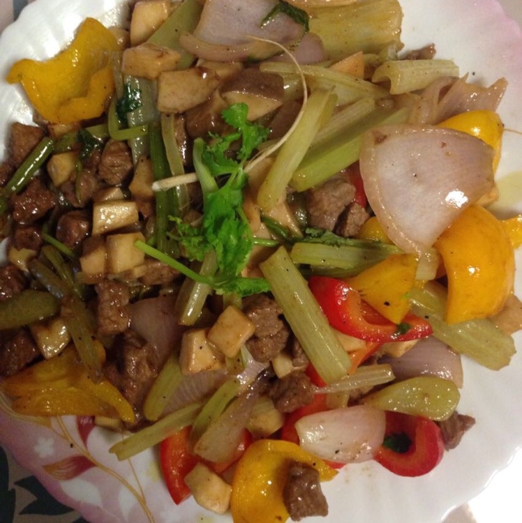 黑椒牛肉粒