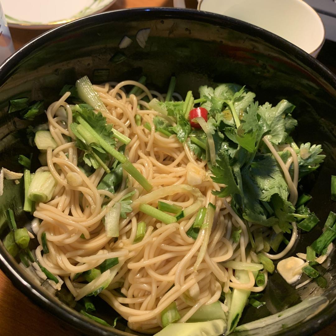 5分钟完成逆天好吃的凉拌粉丝